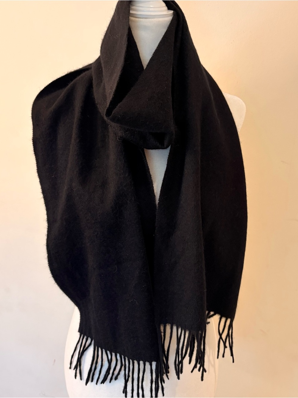 Nordstrom 100% Cashmere Black Fringe Men's Scarf 10.5 x 74 
